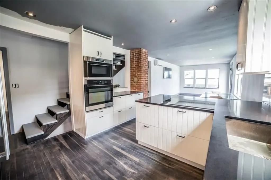 107 Tallman Avenue Portsmouth RI 02871