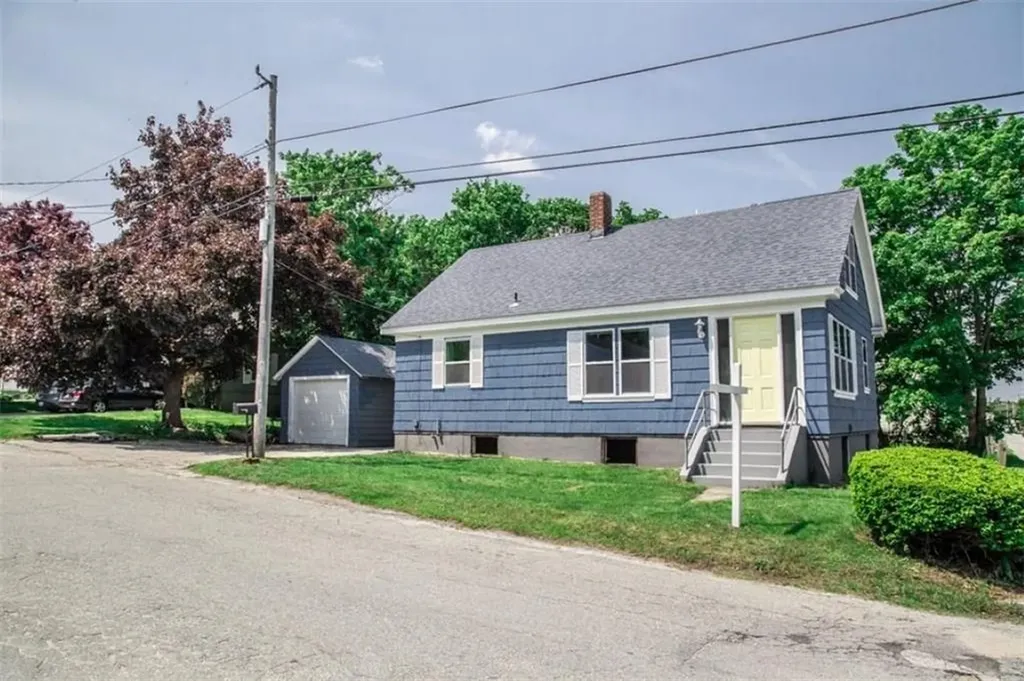107 Tallman Avenue Portsmouth RI 02871