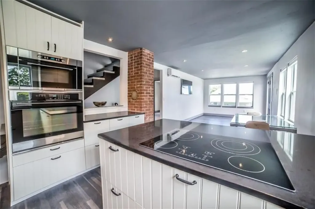 107 Tallman Avenue Portsmouth RI 02871
