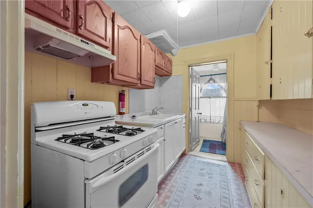 122 Sylvian Street Central Falls RI 02863