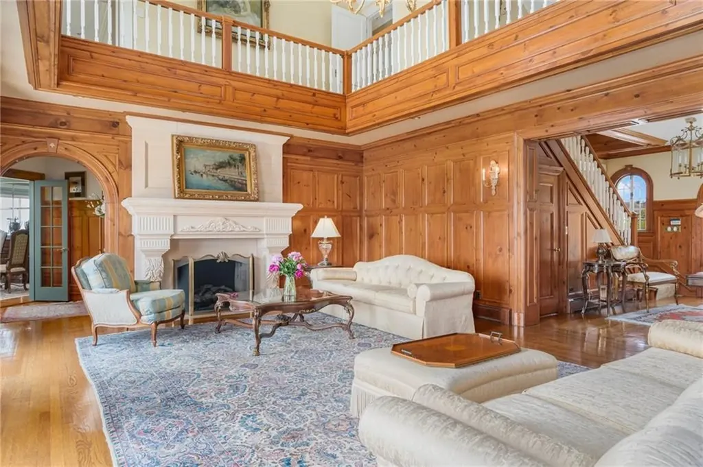 8 Manatuck Avenue Westerly RI 02891