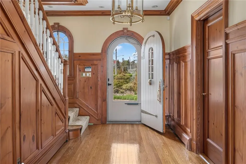 8 Manatuck Avenue Westerly RI 02891