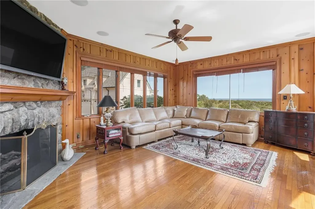 8 Manatuck Avenue Westerly RI 02891