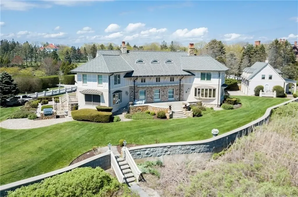 8 Manatuck Avenue Westerly RI 02891
