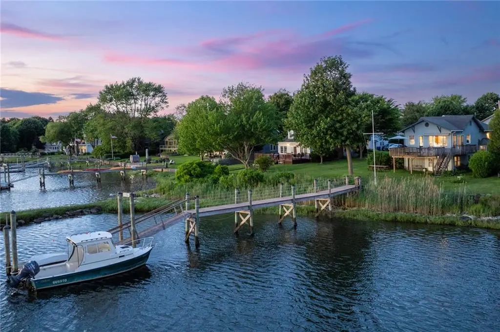 561 Shore Acres Avenue North Kingstown RI 02852