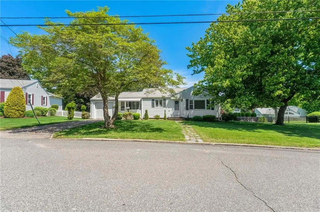 28 Redwood Drive Cranston RI 02920
