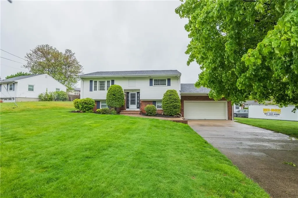 215 Poplar Drive Cranston RI 02920