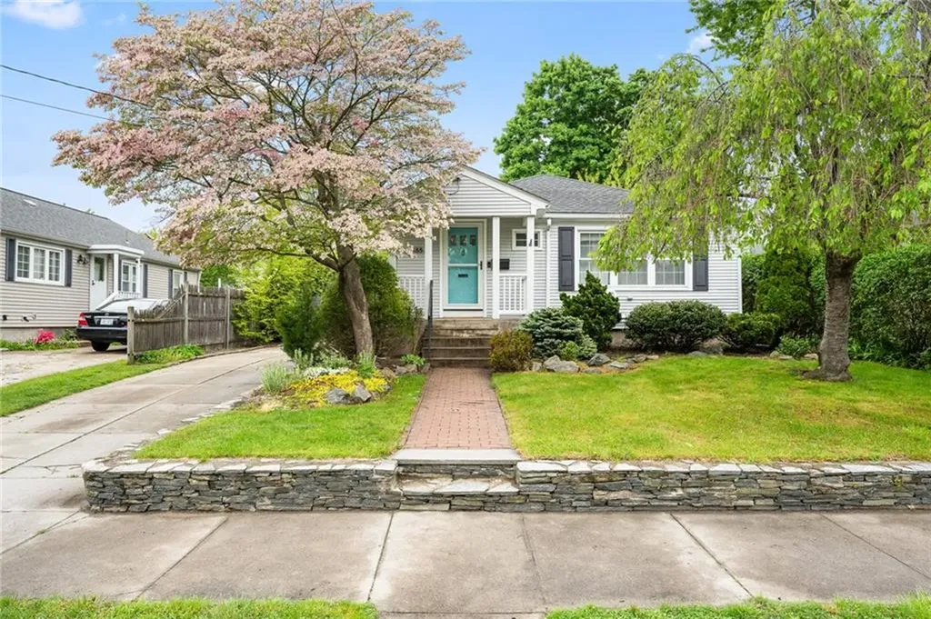 135 Albert Avenue Cranston RI 02905
