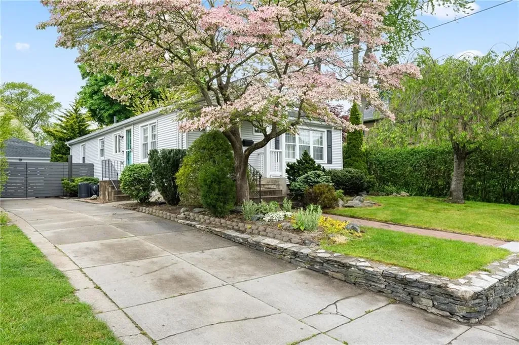 135 Albert Avenue Cranston RI 02905