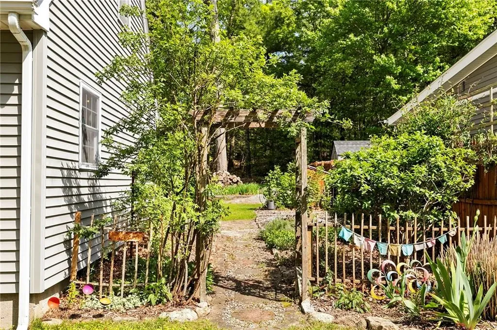 200 East Shore Drive Exeter RI 02822