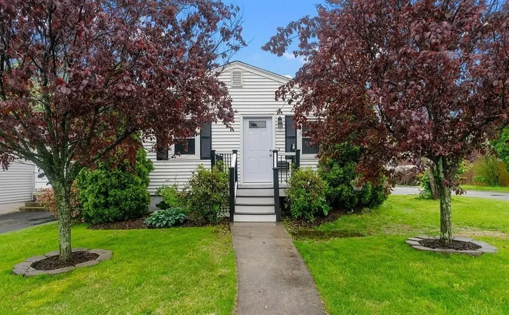 16 Andover Street North Providence RI 02904