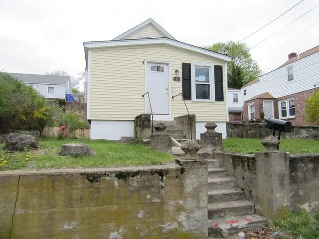 12 Arthur Street West Warwick RI 02893