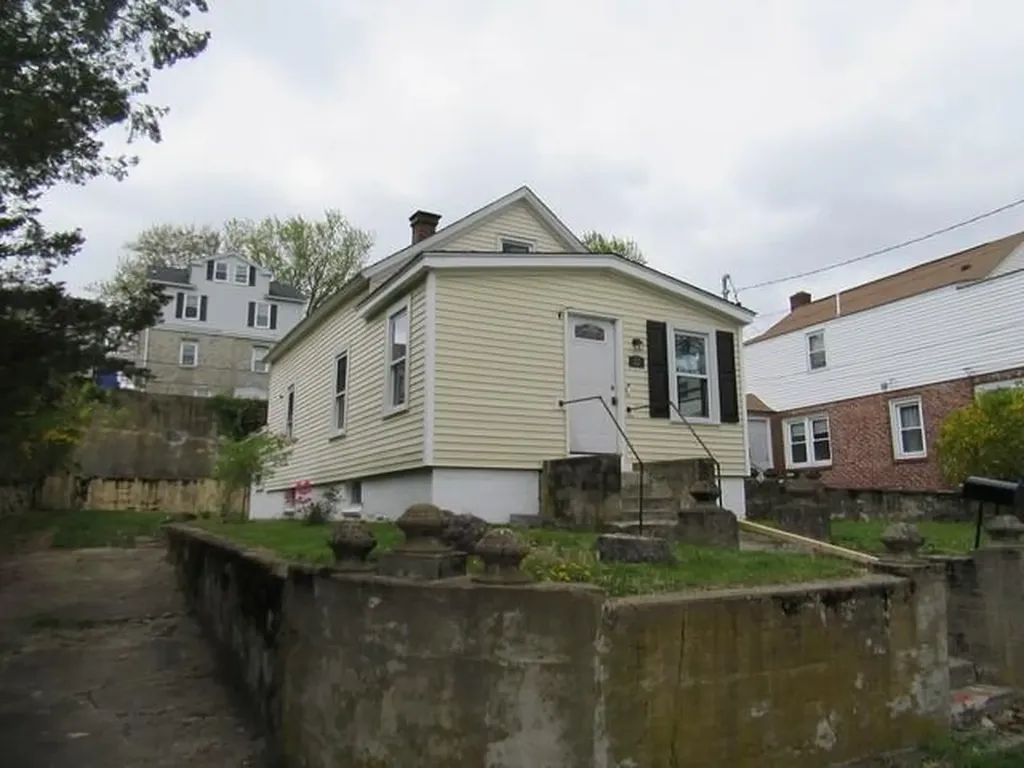 12 Arthur Street West Warwick RI 02893