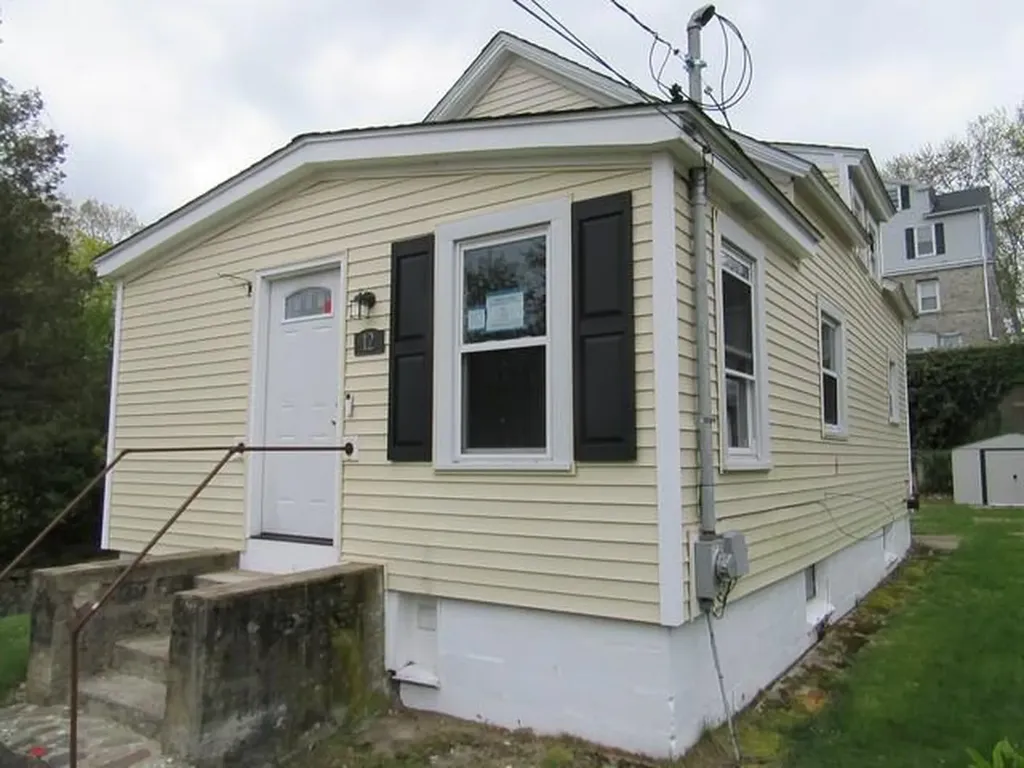 12 Arthur Street West Warwick RI 02893