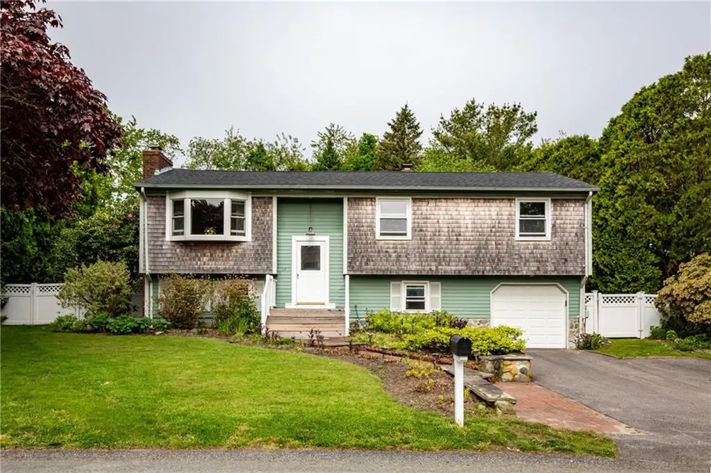 25 Cheryl Avenue Portsmouth RI 02871