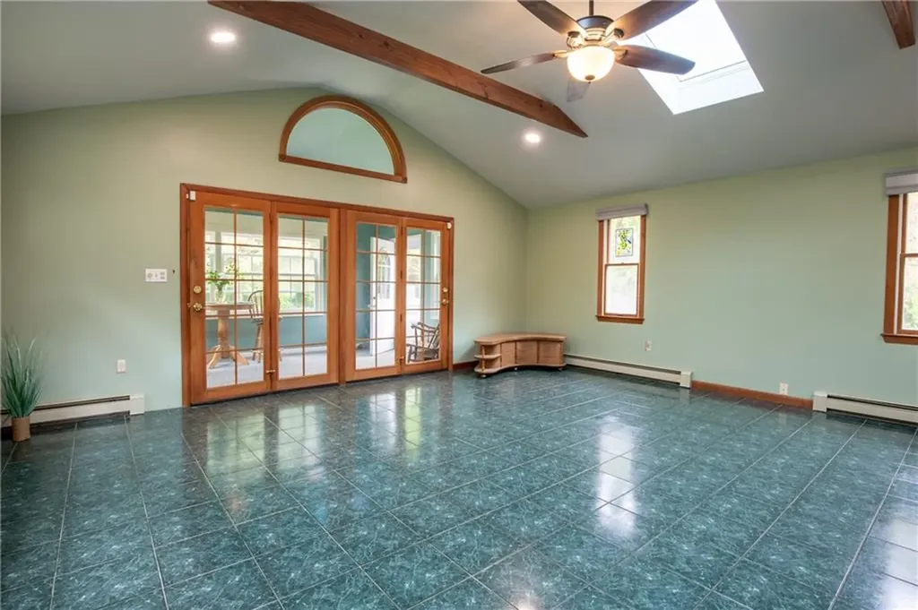25 Cheryl Avenue Portsmouth RI 02871