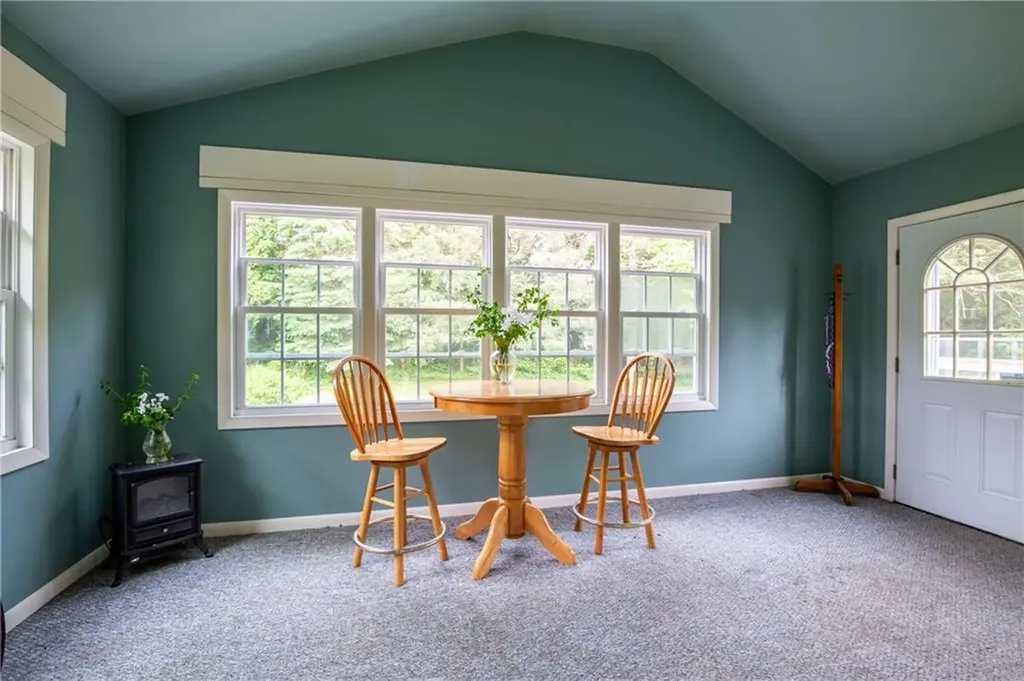 25 Cheryl Avenue Portsmouth RI 02871