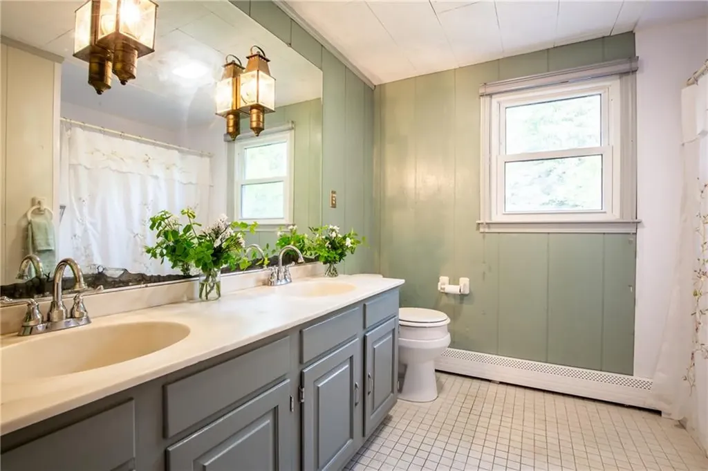 25 Cheryl Avenue Portsmouth RI 02871