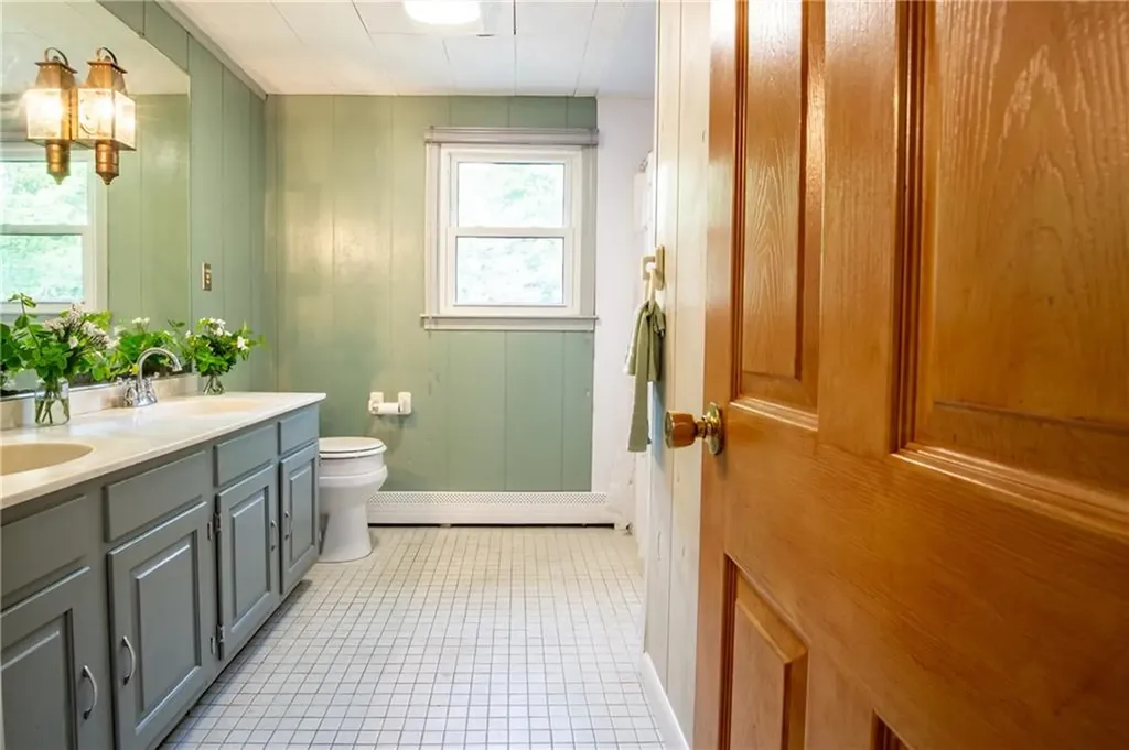 25 Cheryl Avenue Portsmouth RI 02871