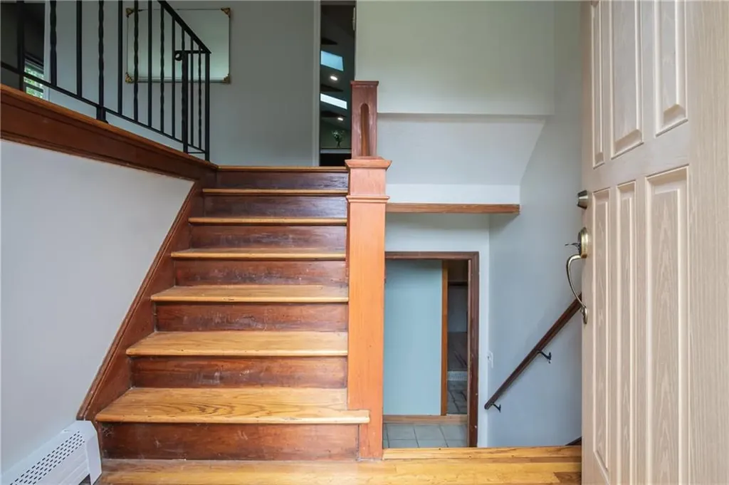 25 Cheryl Avenue Portsmouth RI 02871