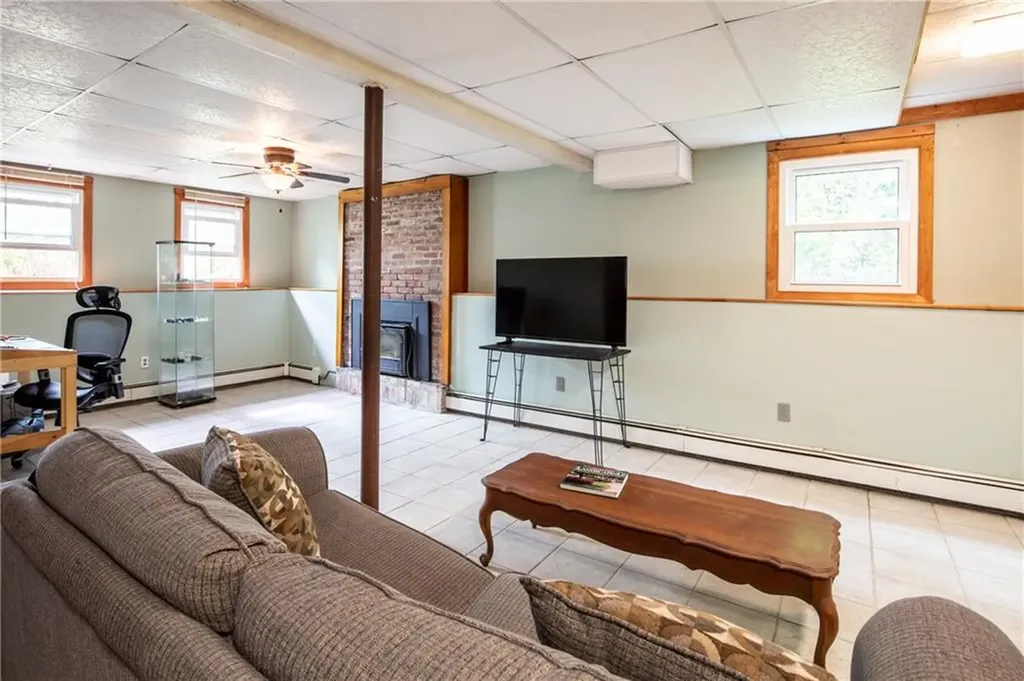 25 Cheryl Avenue Portsmouth RI 02871