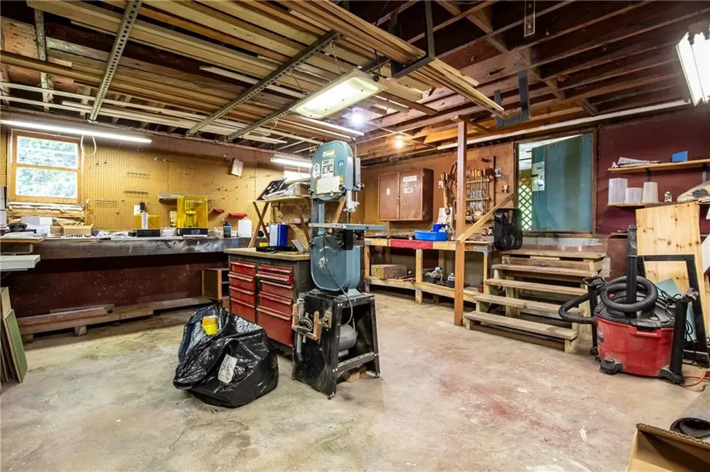25 Cheryl Avenue Portsmouth RI 02871