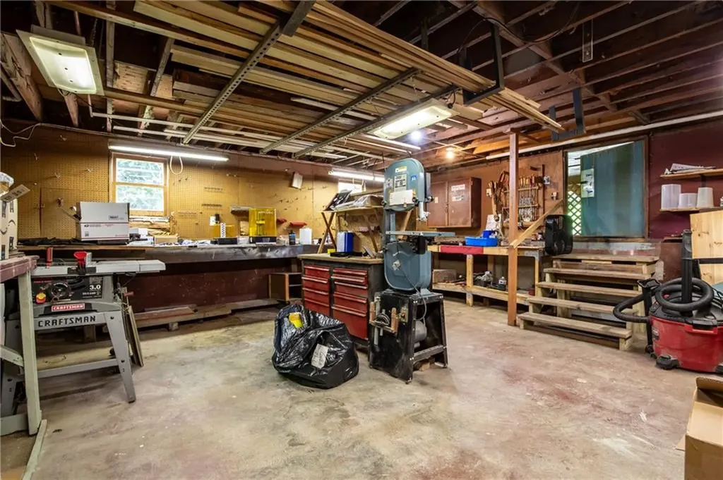 25 Cheryl Avenue Portsmouth RI 02871
