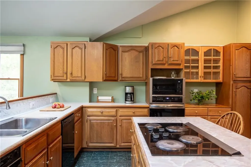 25 Cheryl Avenue Portsmouth RI 02871