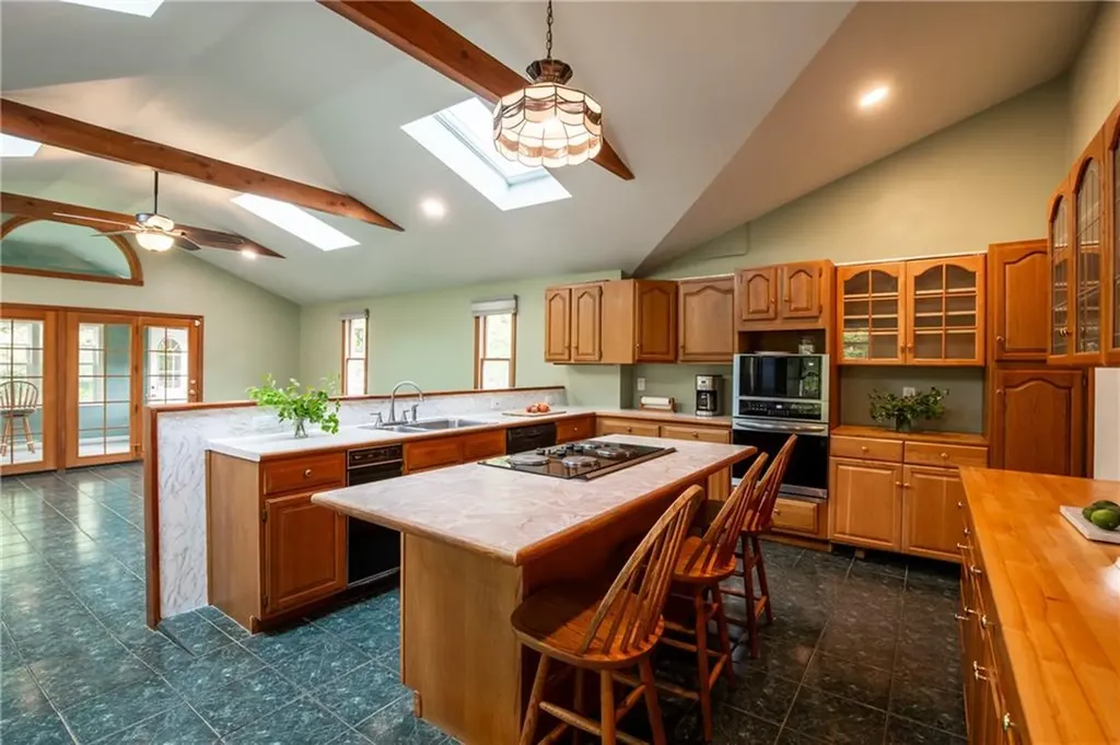 25 Cheryl Avenue Portsmouth RI 02871