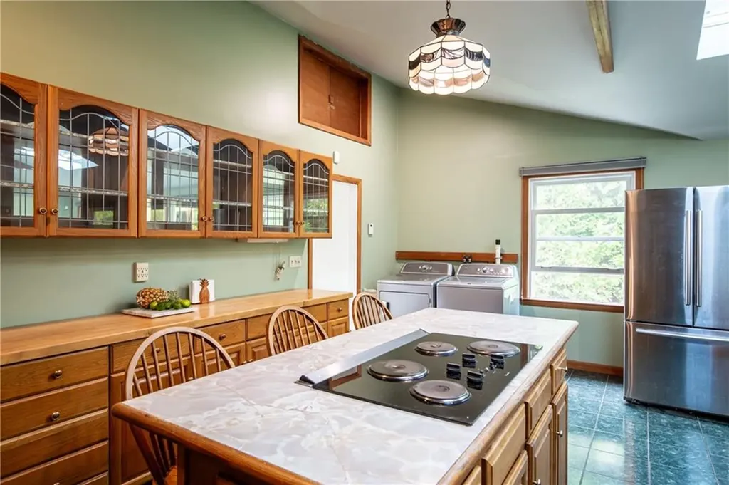25 Cheryl Avenue Portsmouth RI 02871