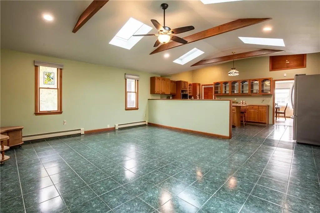 25 Cheryl Avenue Portsmouth RI 02871