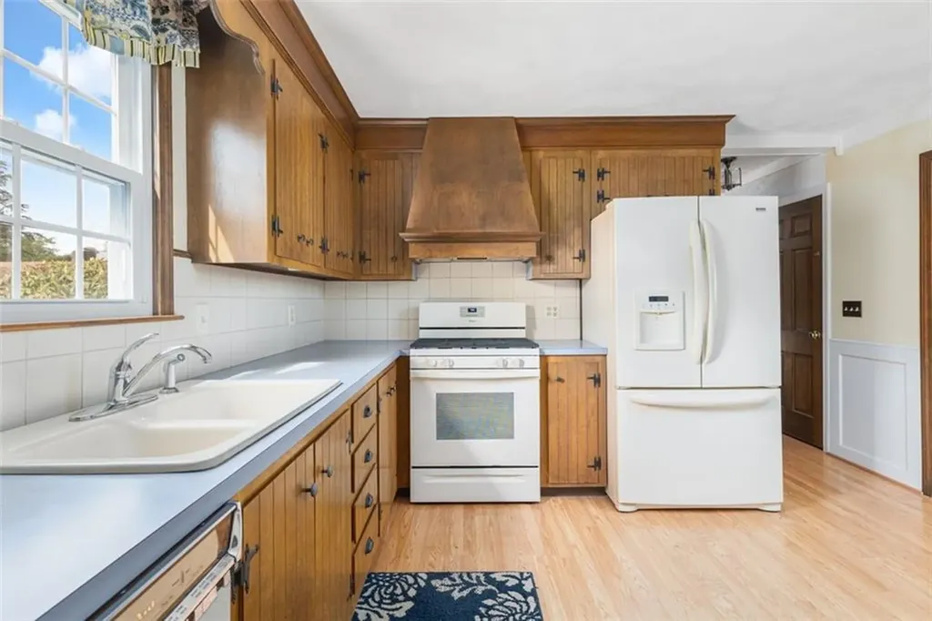 32 Carriage Way North Providence RI 02904