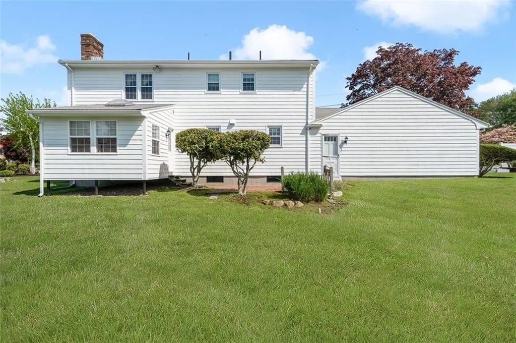 32 Carriage Way North Providence RI 02904