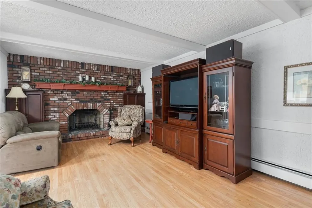 32 Carriage Way North Providence RI 02904