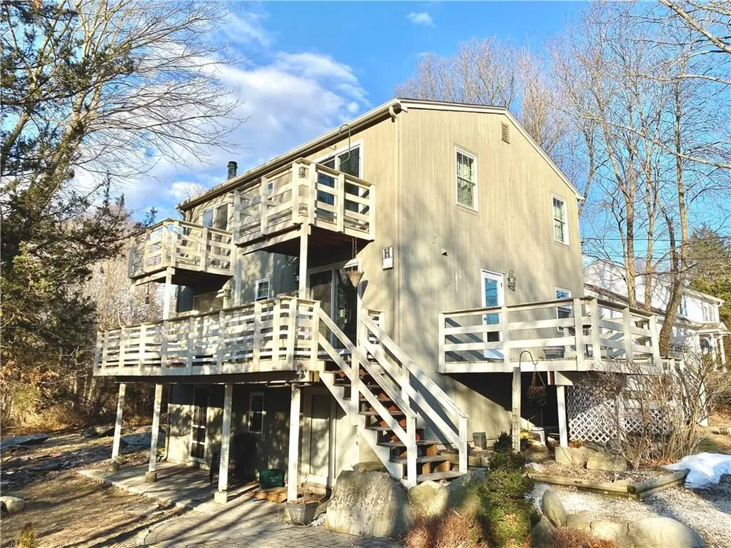 126 Beacon Avenue Jamestown RI 02835
