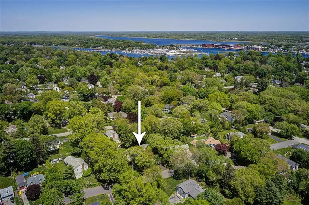 20 Winthrop Drive Barrington RI 02806
