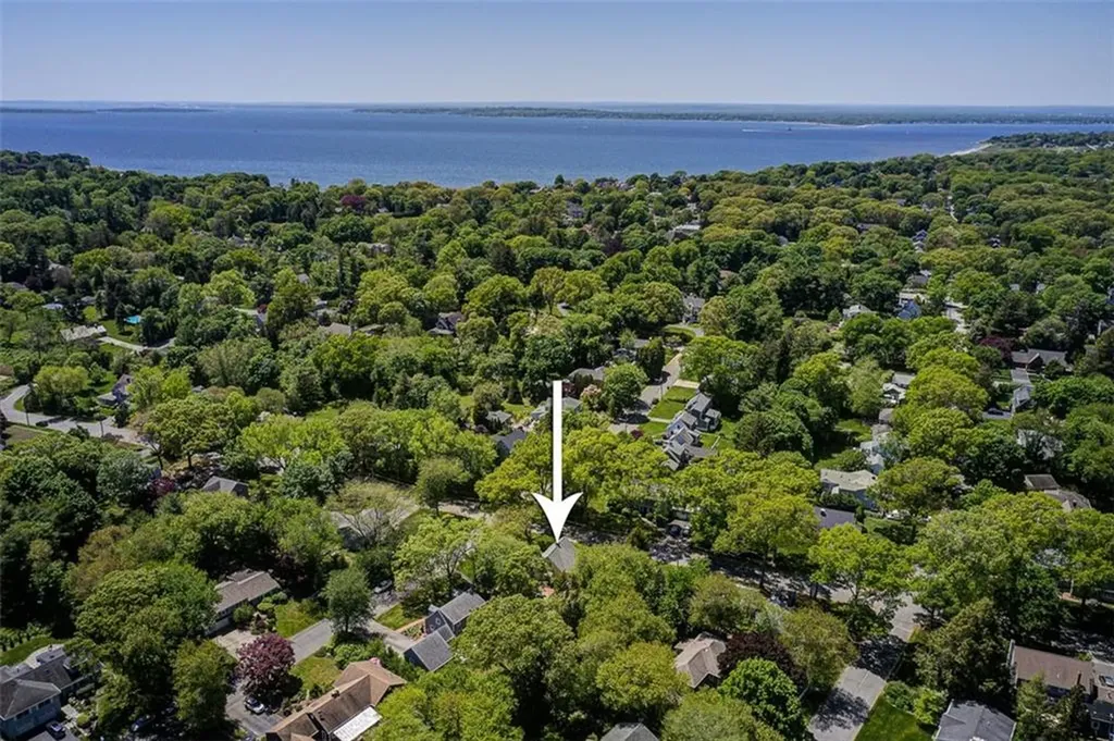 20 Winthrop Drive Barrington RI 02806