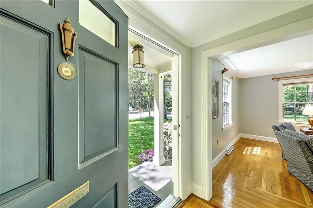 20 Winthrop Drive Barrington RI 02806