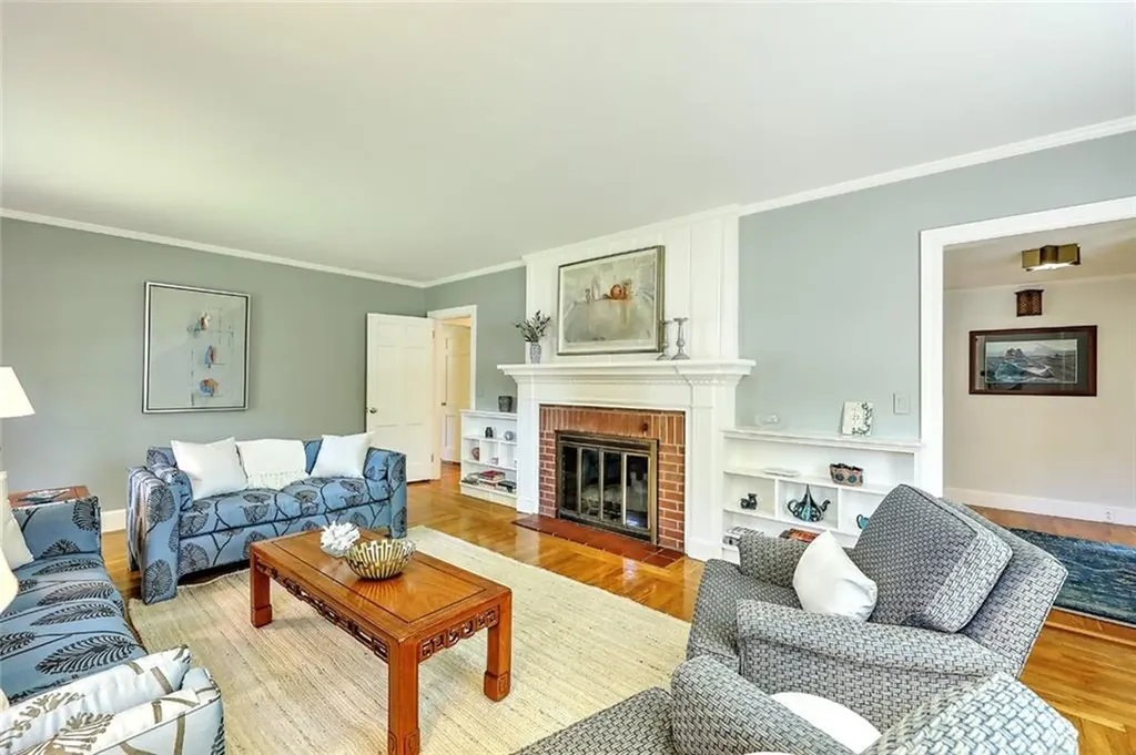 20 Winthrop Drive Barrington RI 02806