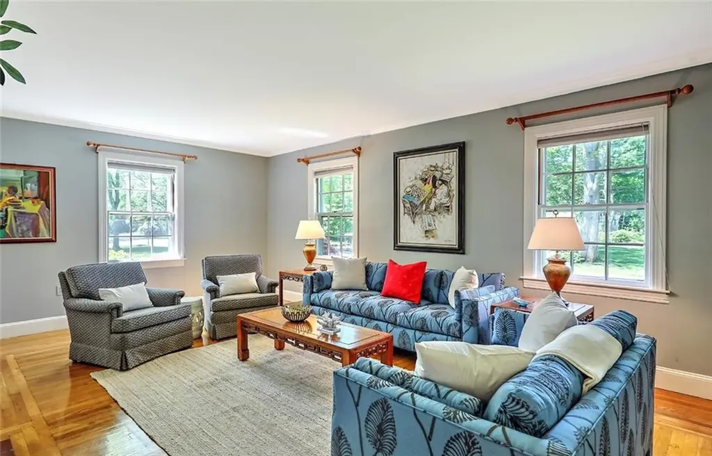 20 Winthrop Drive Barrington RI 02806