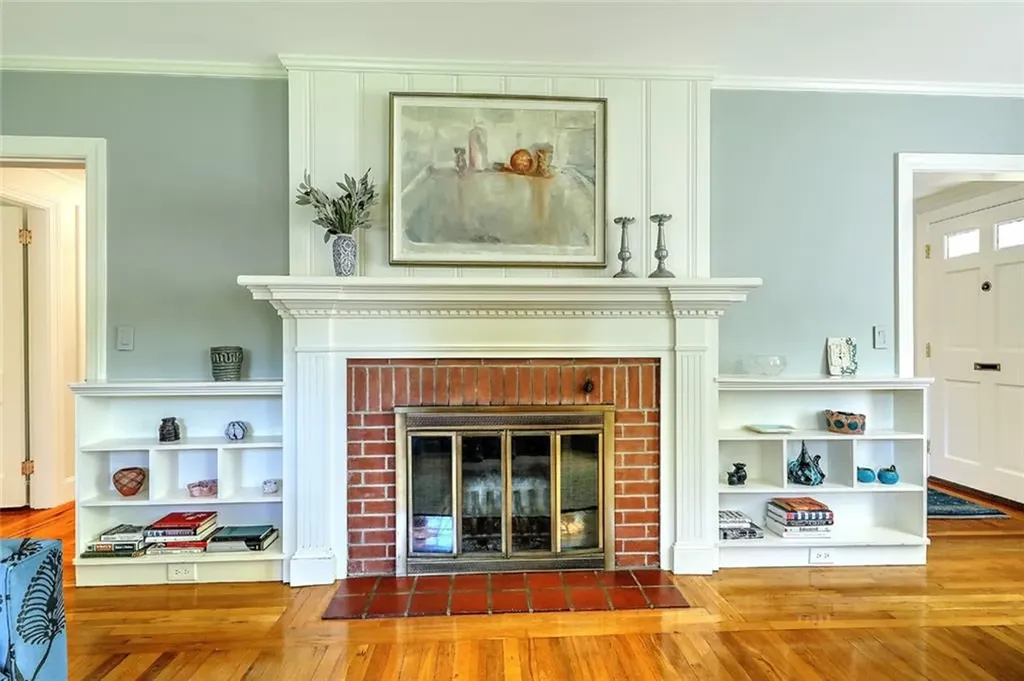 20 Winthrop Drive Barrington RI 02806
