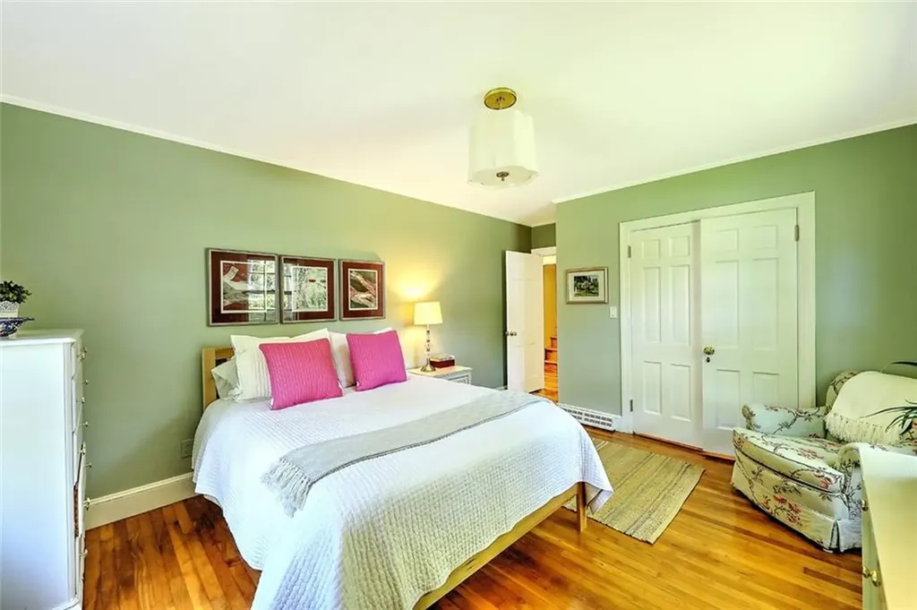 20 Winthrop Drive Barrington RI 02806