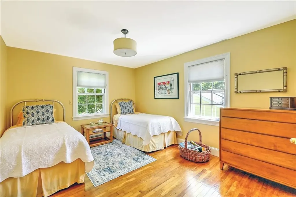 20 Winthrop Drive Barrington RI 02806