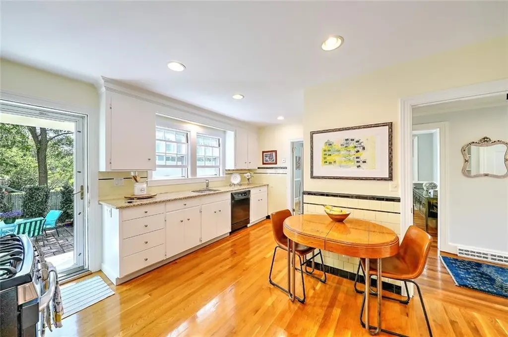 20 Winthrop Drive Barrington RI 02806