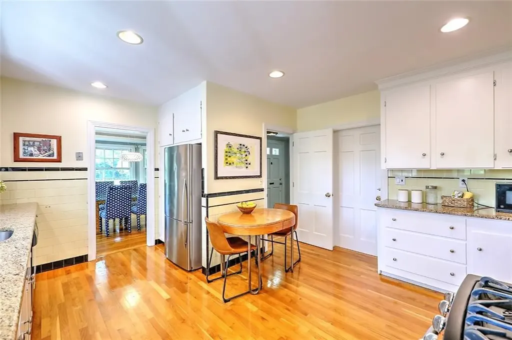 20 Winthrop Drive Barrington RI 02806