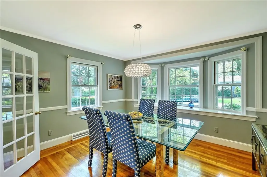 20 Winthrop Drive Barrington RI 02806