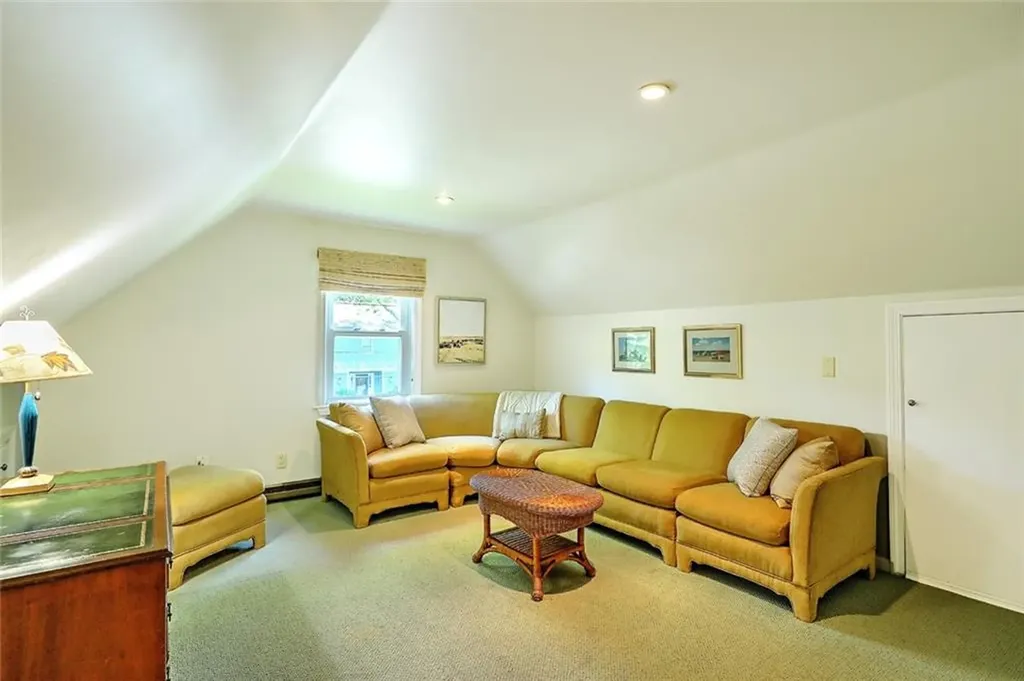 20 Winthrop Drive Barrington RI 02806