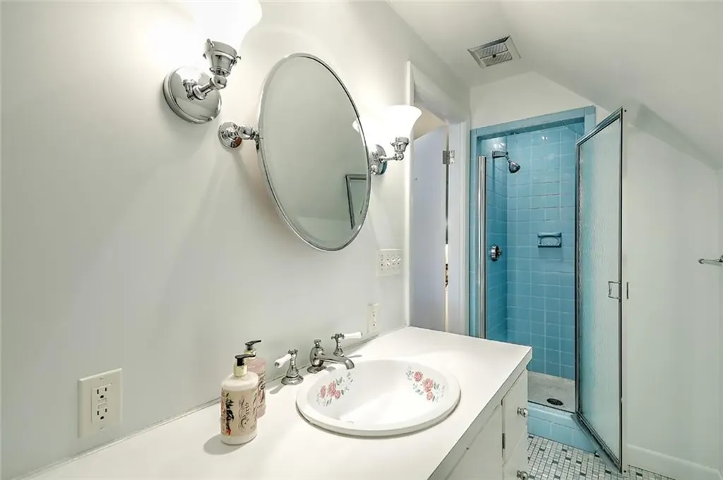 20 Winthrop Drive Barrington RI 02806