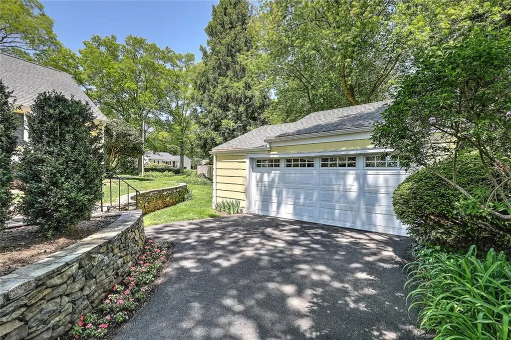 20 Winthrop Drive Barrington RI 02806