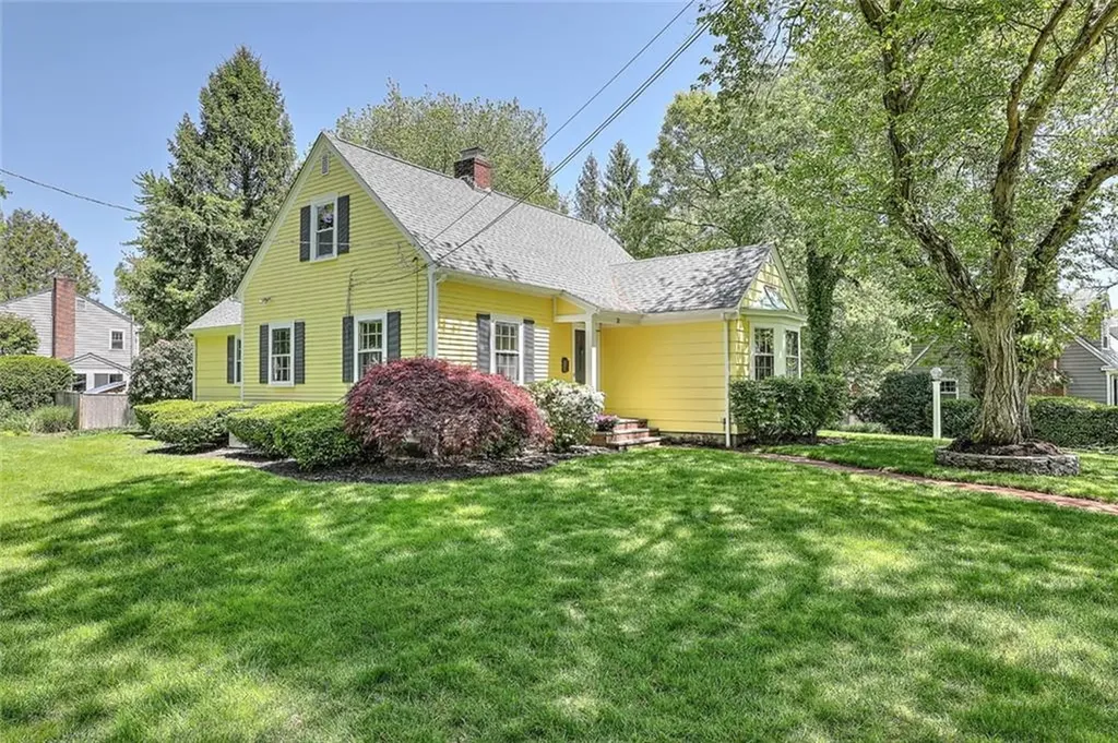 20 Winthrop Drive Barrington RI 02806